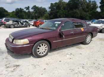  Salvage Lincoln Towncar