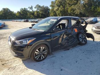  Salvage Nissan Kicks