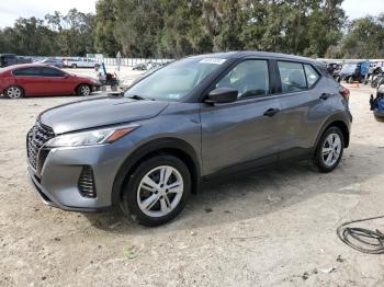  Salvage Nissan Kicks