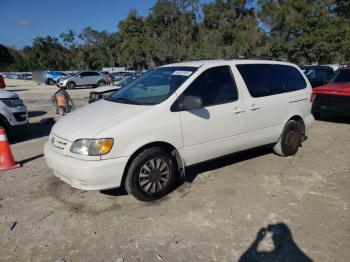  Salvage Toyota Sienna