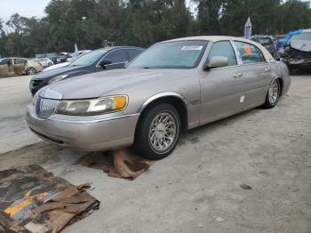  Salvage Lincoln Towncar