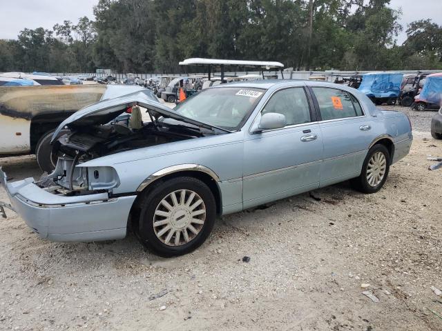  Salvage Lincoln Towncar