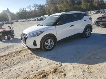  Salvage Nissan Kicks