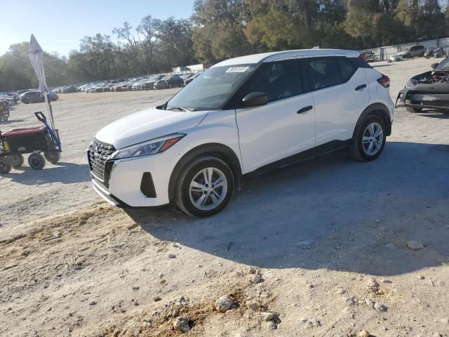  Salvage Nissan Kicks