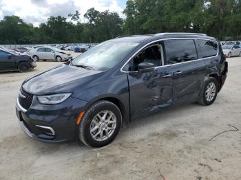  Salvage Chrysler Pacifica