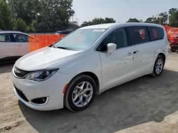  Salvage Chrysler Pacifica