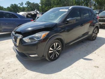  Salvage Nissan Kicks
