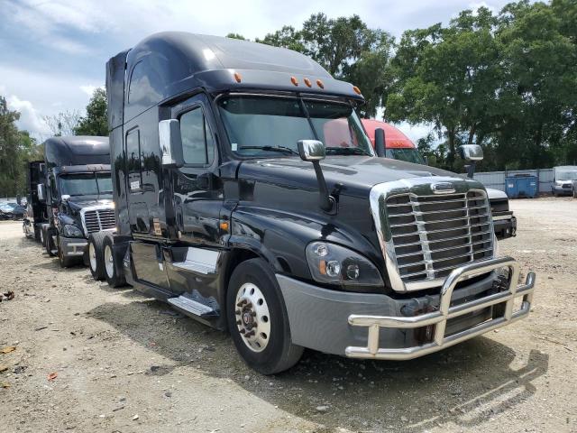  Salvage Freightliner Cascadia 1