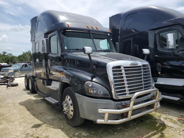  Salvage Freightliner Cascadia 1