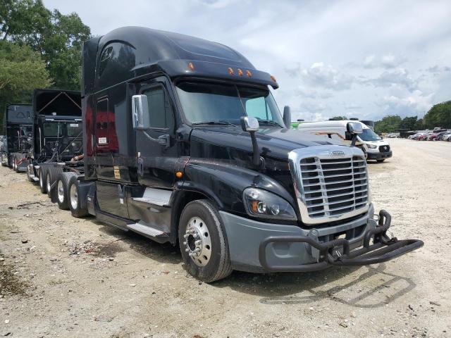  Salvage Freightliner Cascadia 1