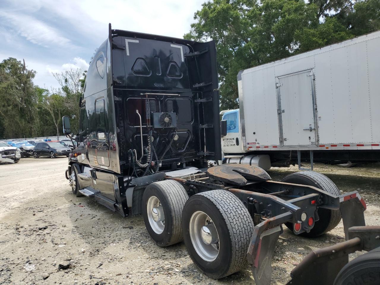 Freightliner Cascadia 1 Image 4