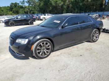  Salvage Chrysler 300