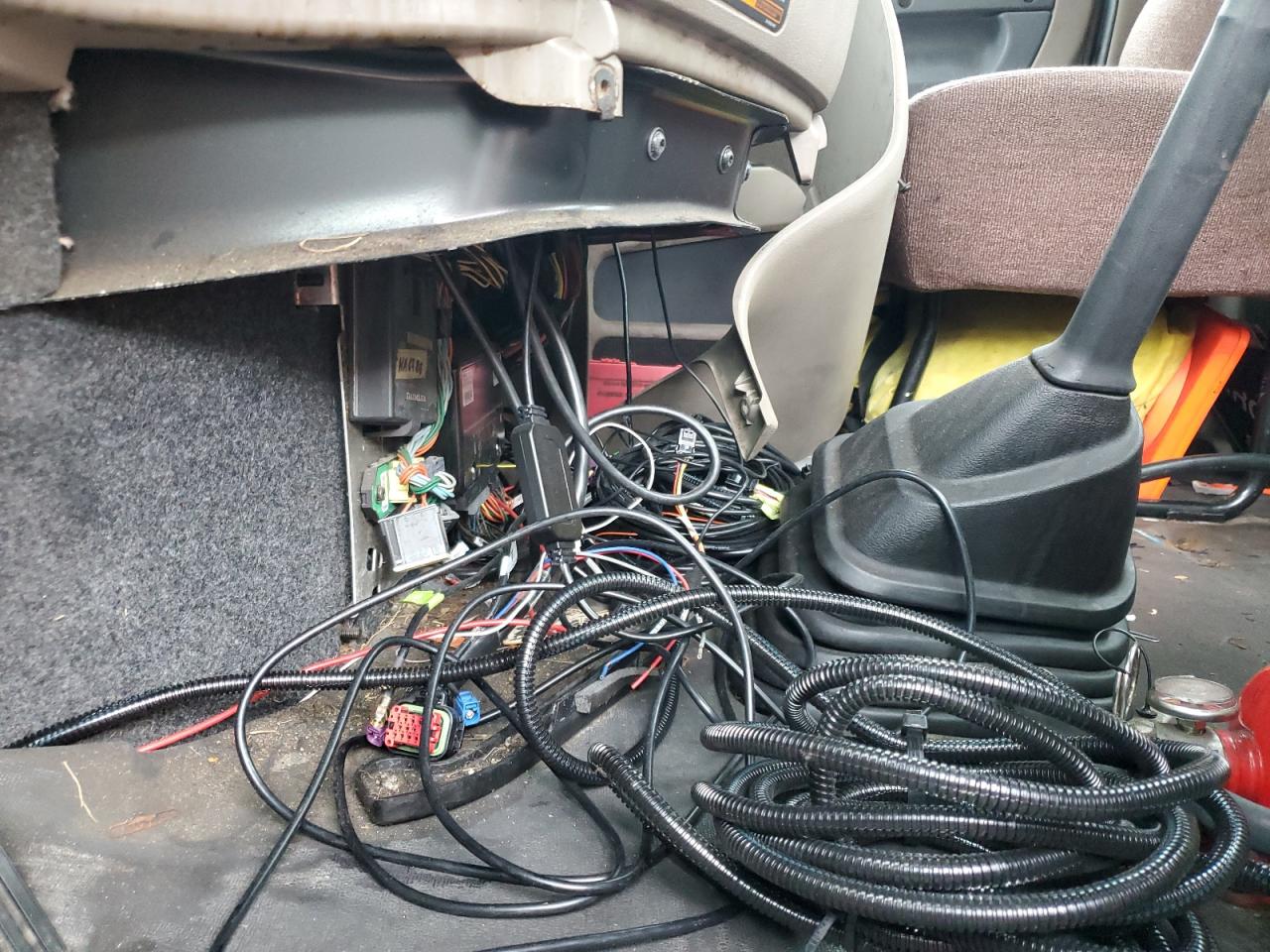 Frht Cascadia 1 Image 8