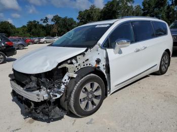  Salvage Chrysler Pacifica