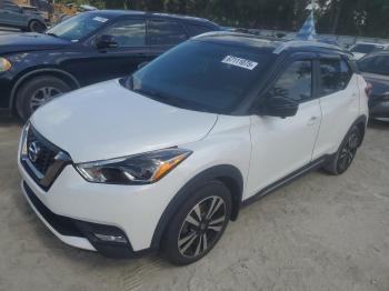  Salvage Nissan Kicks