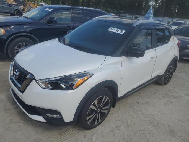  Salvage Nissan Kicks