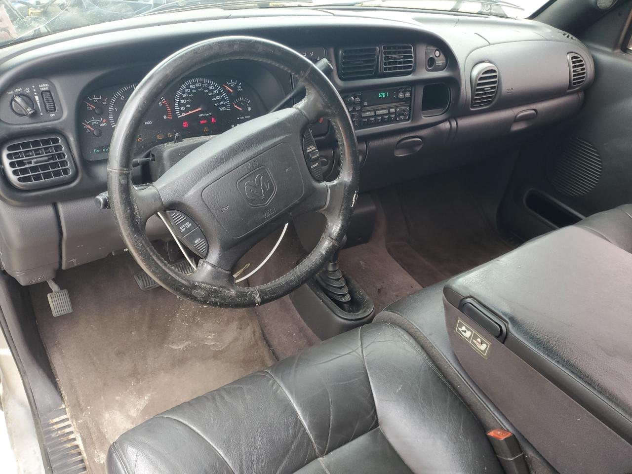 Dodge Ram 2500 Image 2