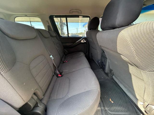 Nissan Pathfinder Le Image 5