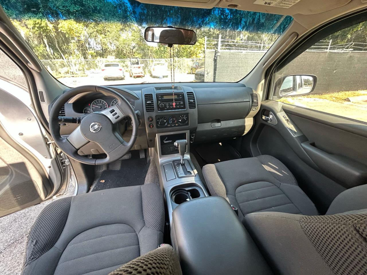 Nissan Pathfinder Le Image 8