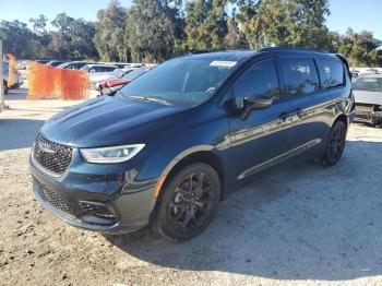  Salvage Chrysler Pacifica