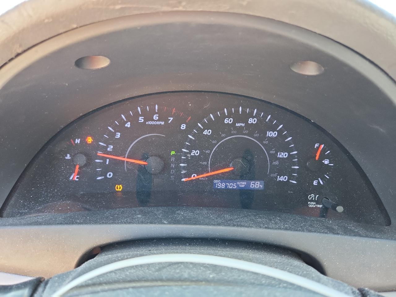 Toyota Camry Base Image 6