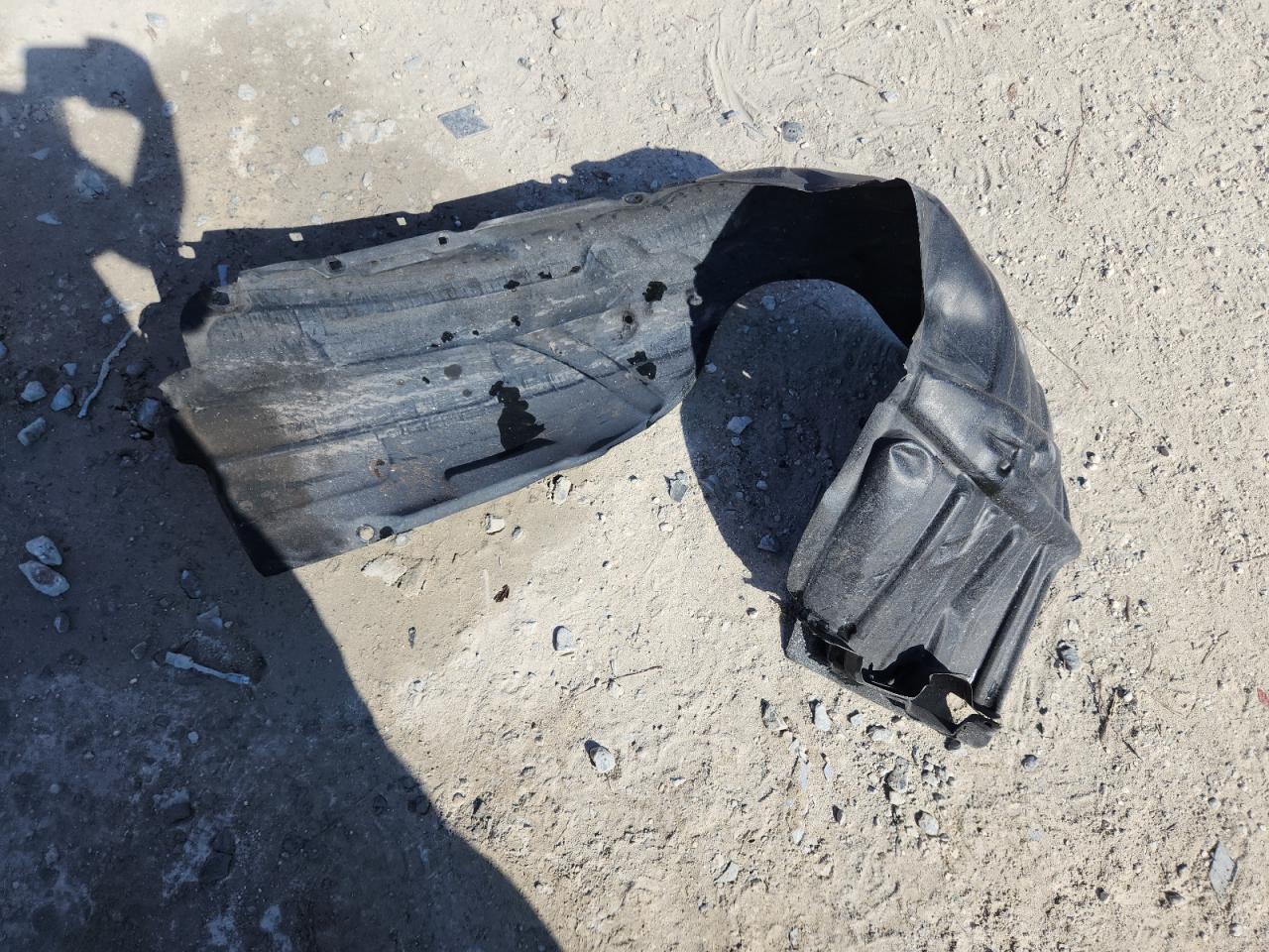 Toyota Camry Base Image 8