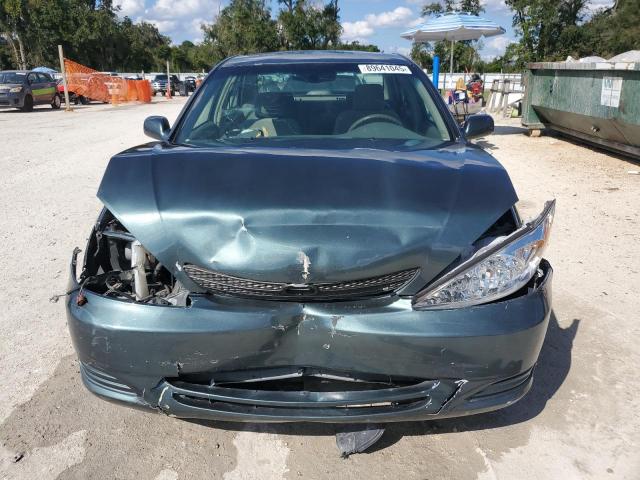 Toyota Camry Le Image 10