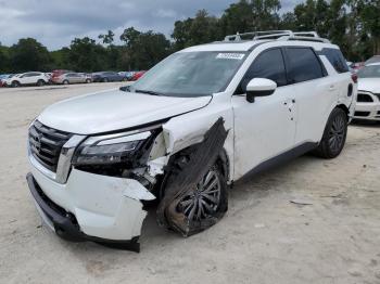  Salvage Nissan Pathfinder