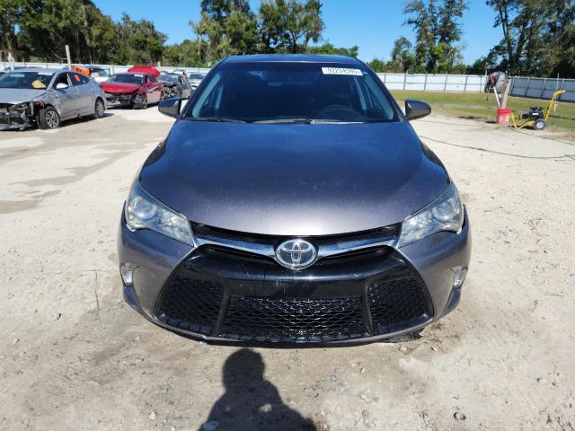 Toyota Camry Le Image 3