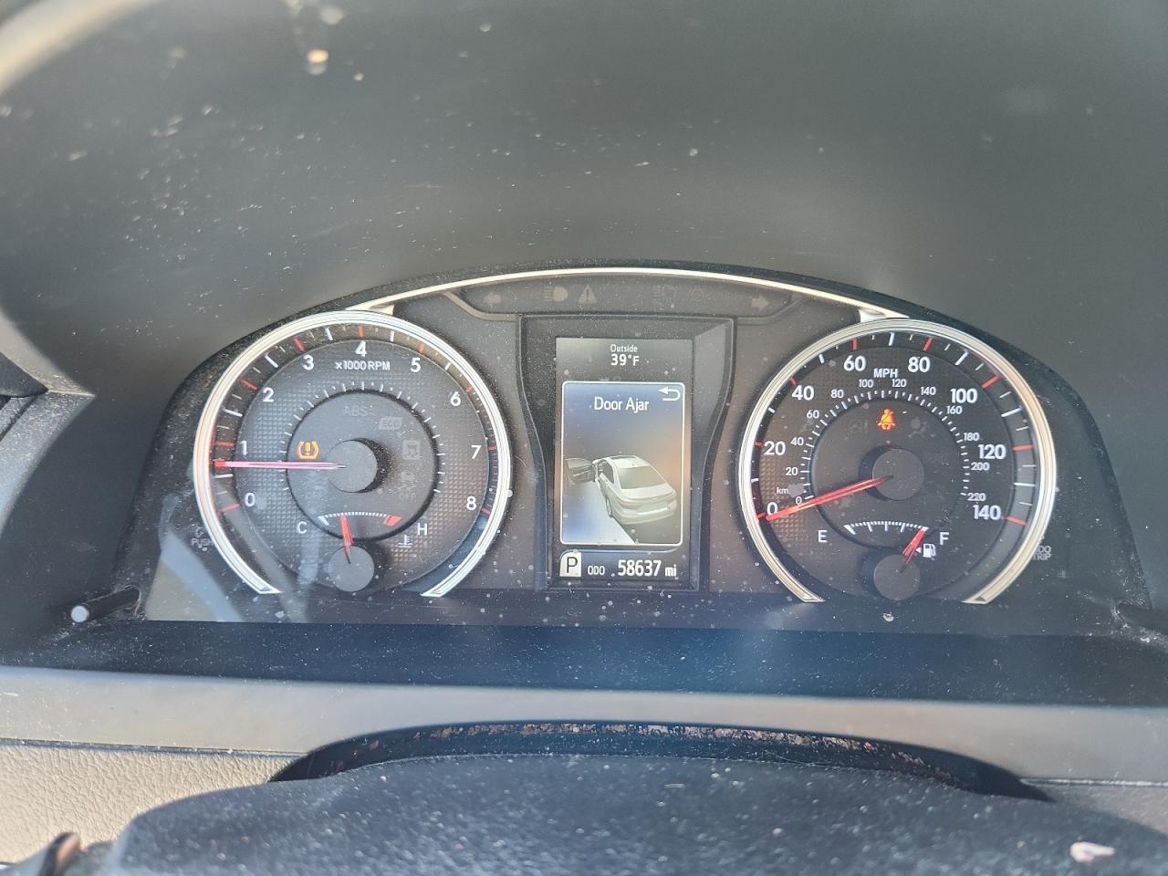 Toyota Camry Le Image 9