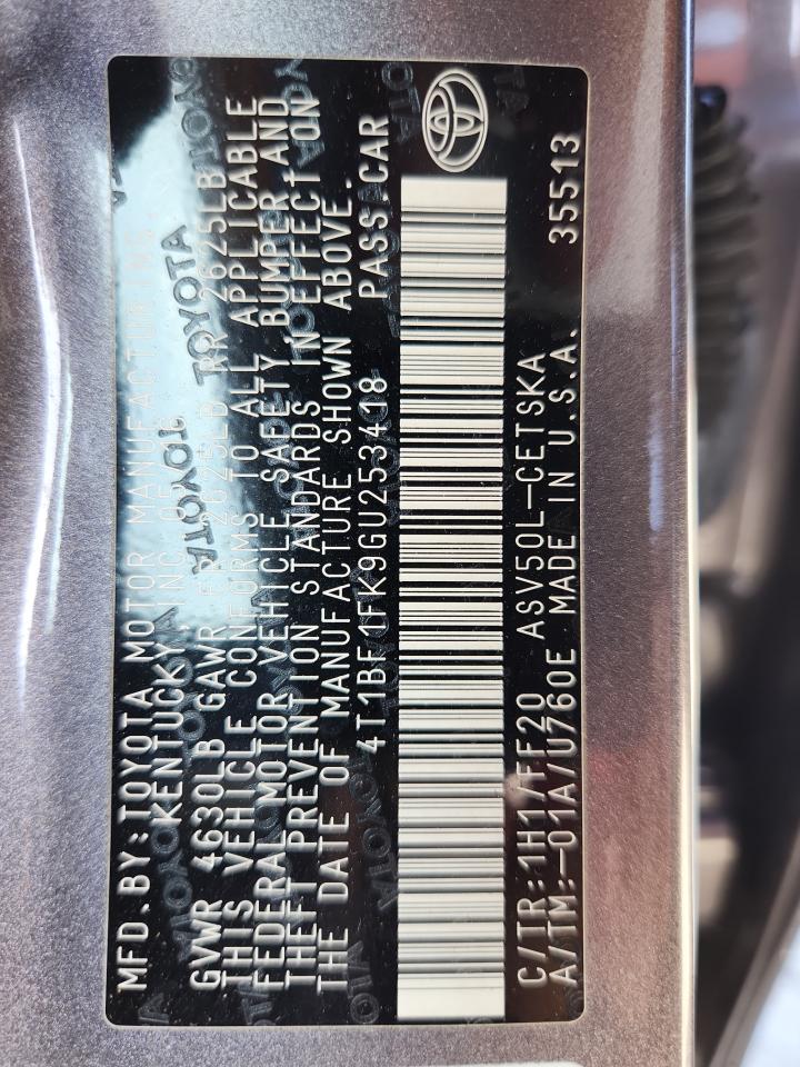 Toyota Camry Le Image 8