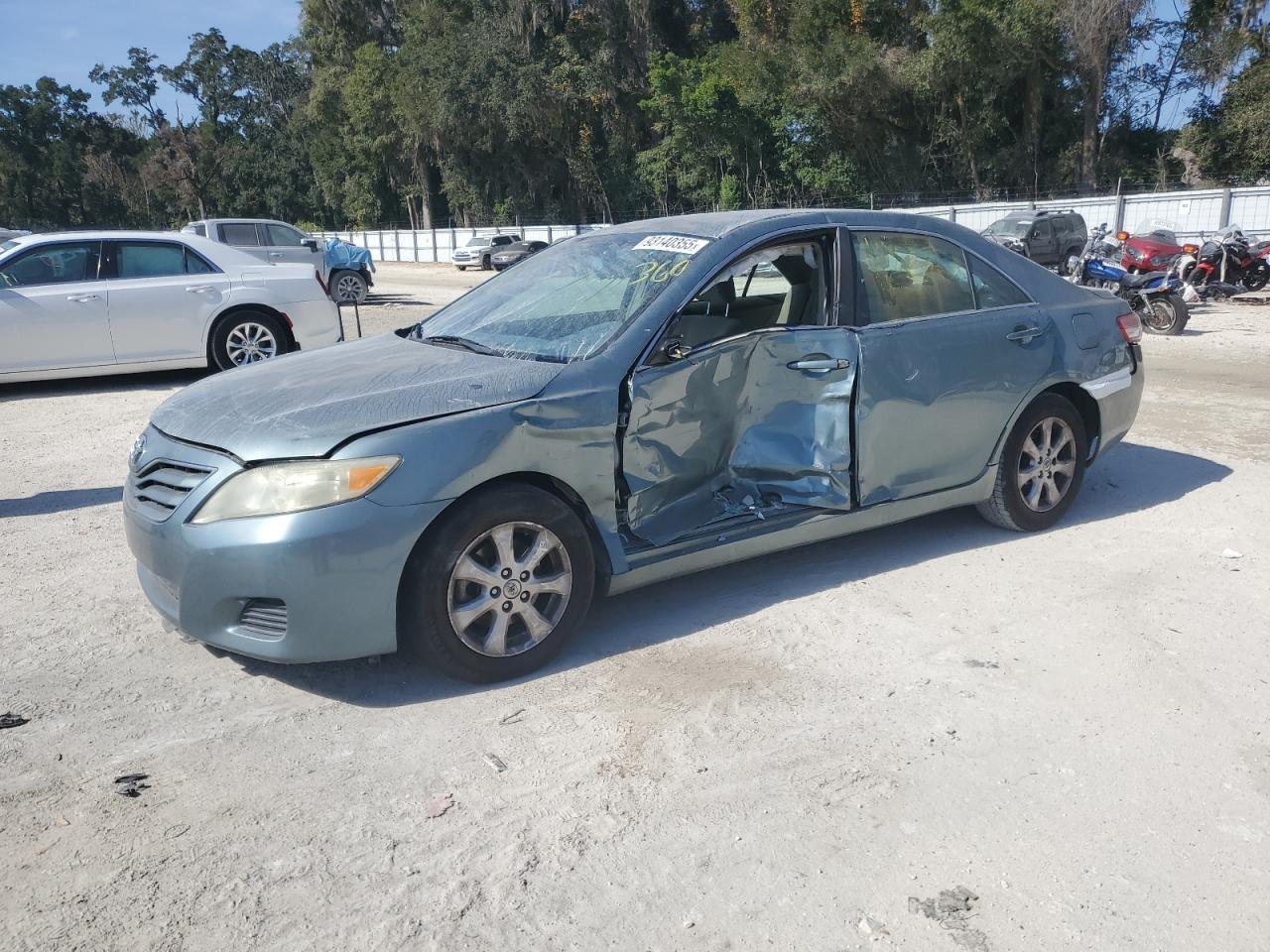 Toyota Camry Base Image 1