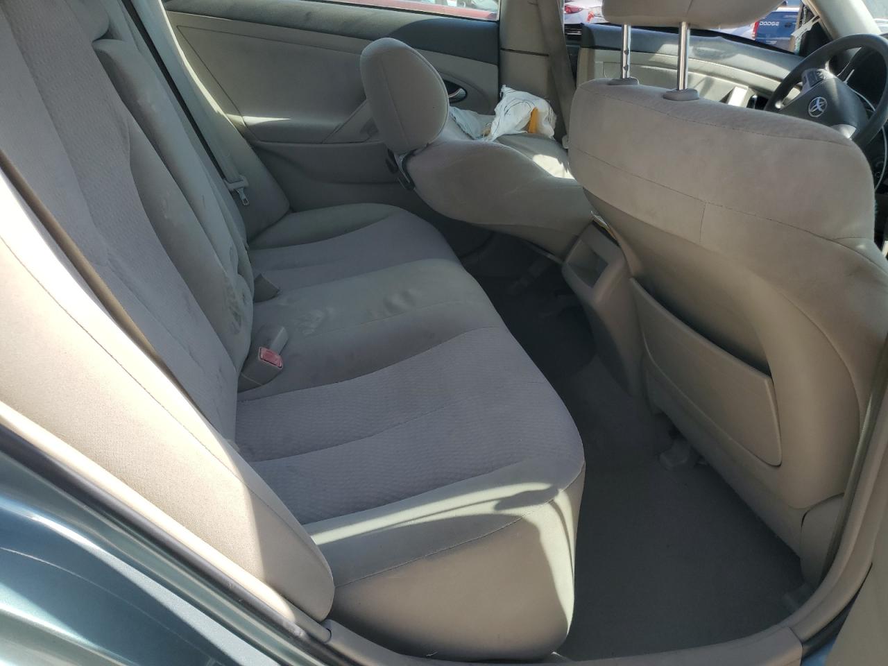 Toyota Camry Base Image 5