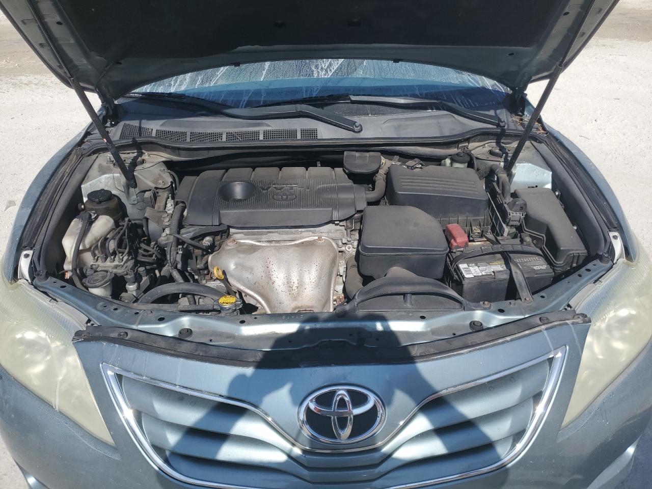 Toyota Camry Base Image 10