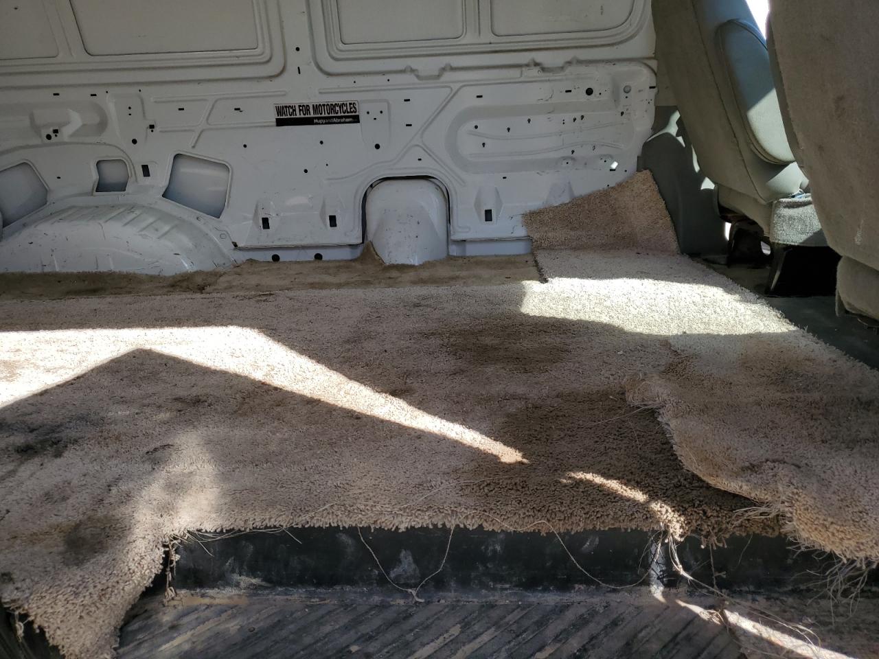 Ford Econoline E150 Van Image 13