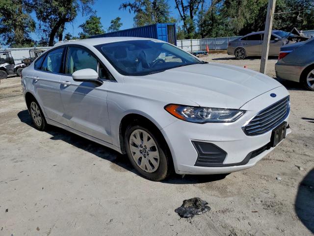 Ford Fusion S Image 6