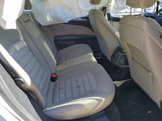 Ford Fusion S Image 11