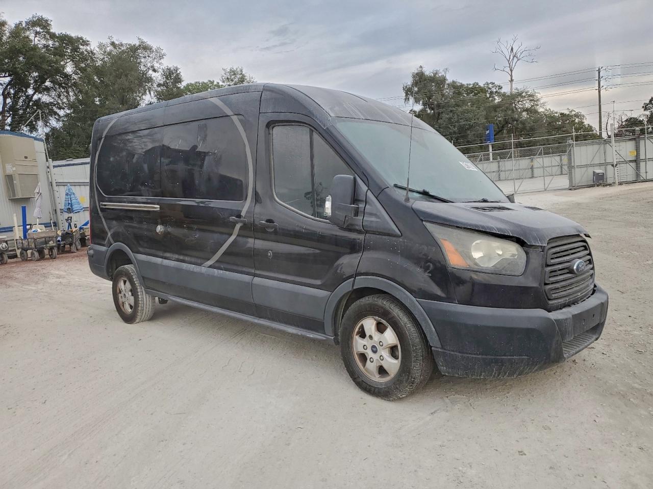 Ford Transit T-250 Image 3