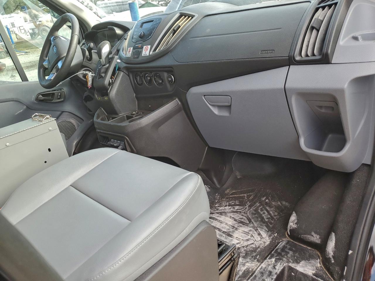 Ford Transit T-250 Image 7