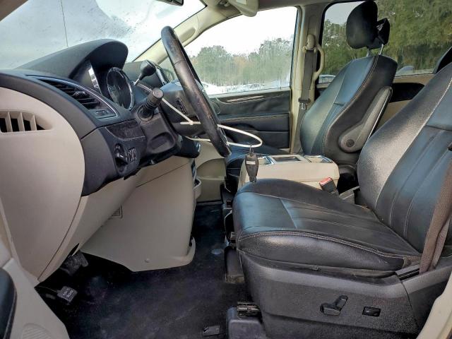 Chrysler Minivan Touring Image 2