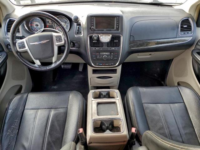 Chrysler Minivan Touring Image 9