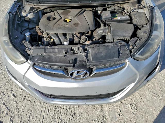 Hyundai ELANTRA Gls Image 12