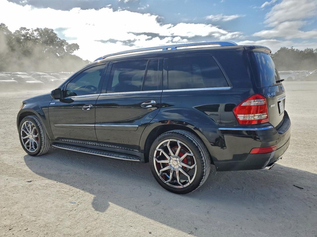 Mercedes-Benz G-Class 450 4matic Image 10