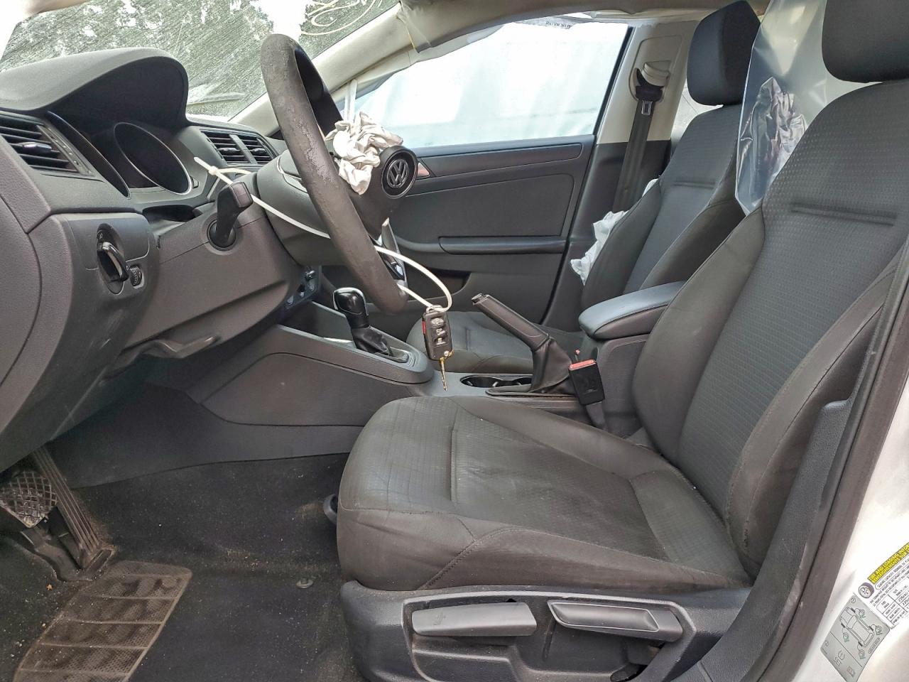 Volkswagen Jetta S Image 11