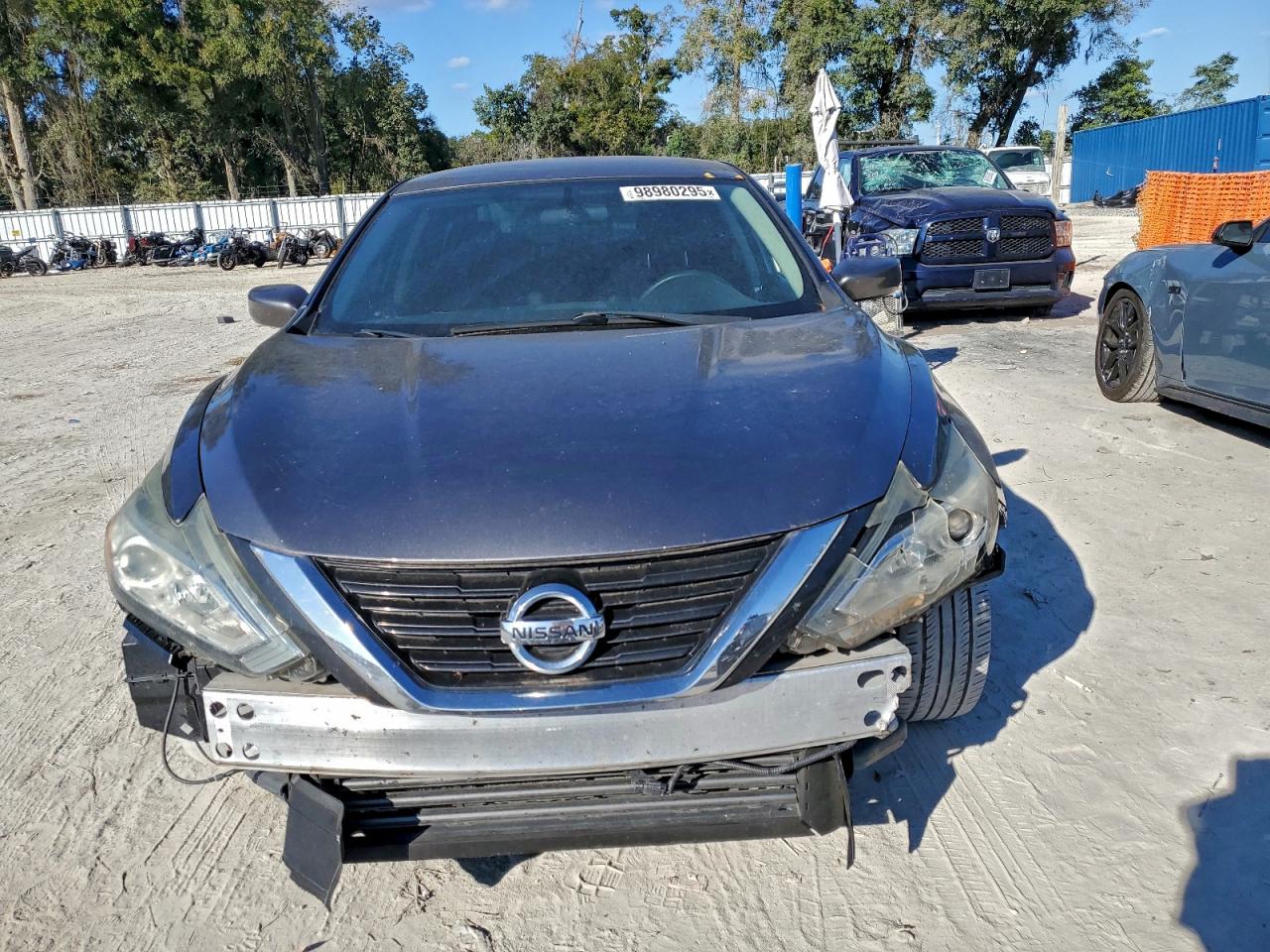 Nissan Altima 2.5 Image 11