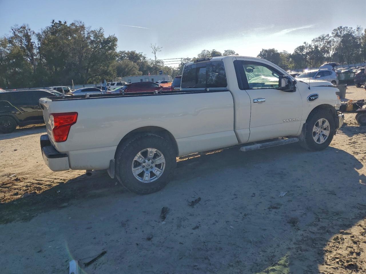 Nissan Titan S Image 4