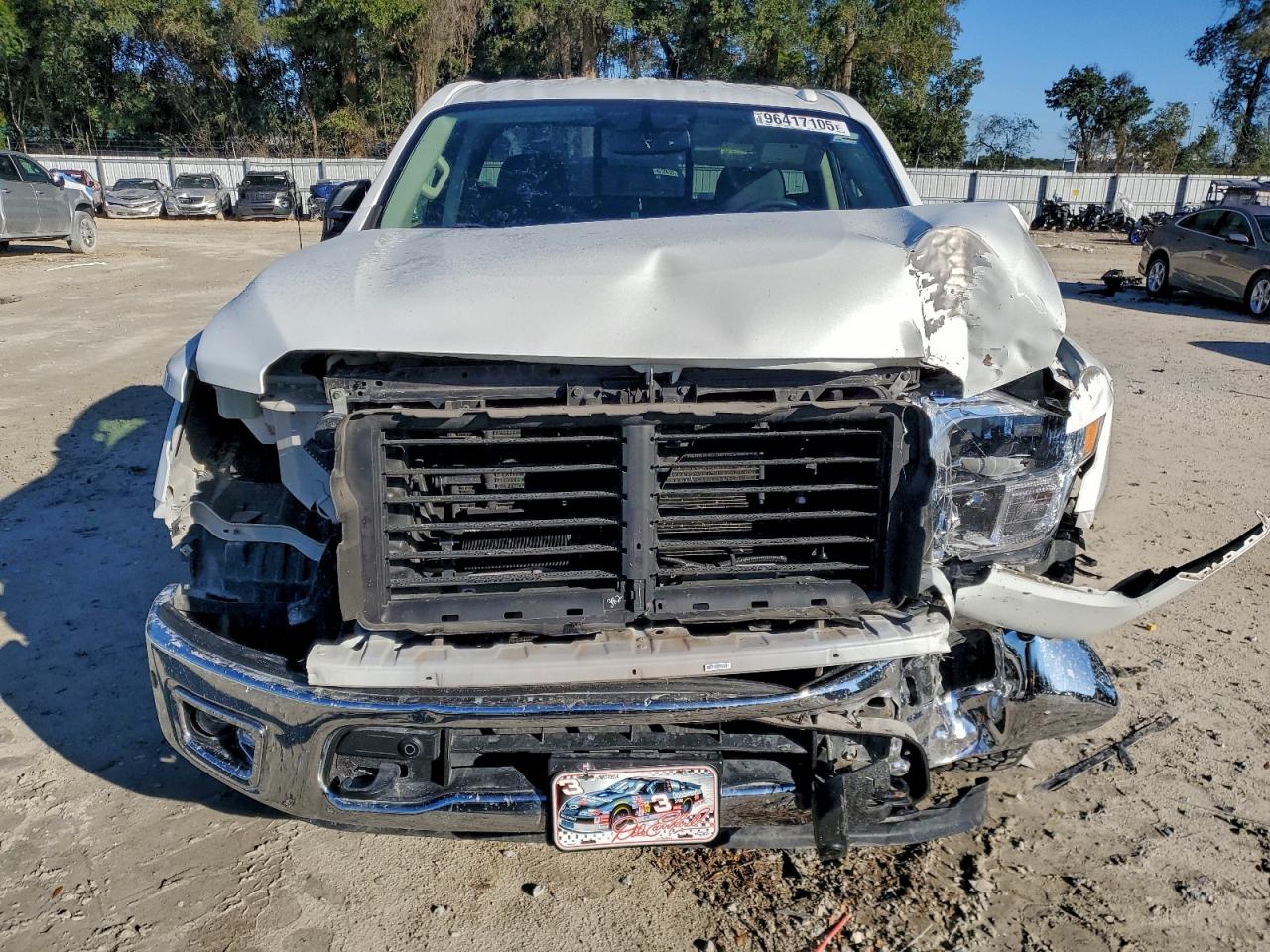 Nissan Titan S Image 6