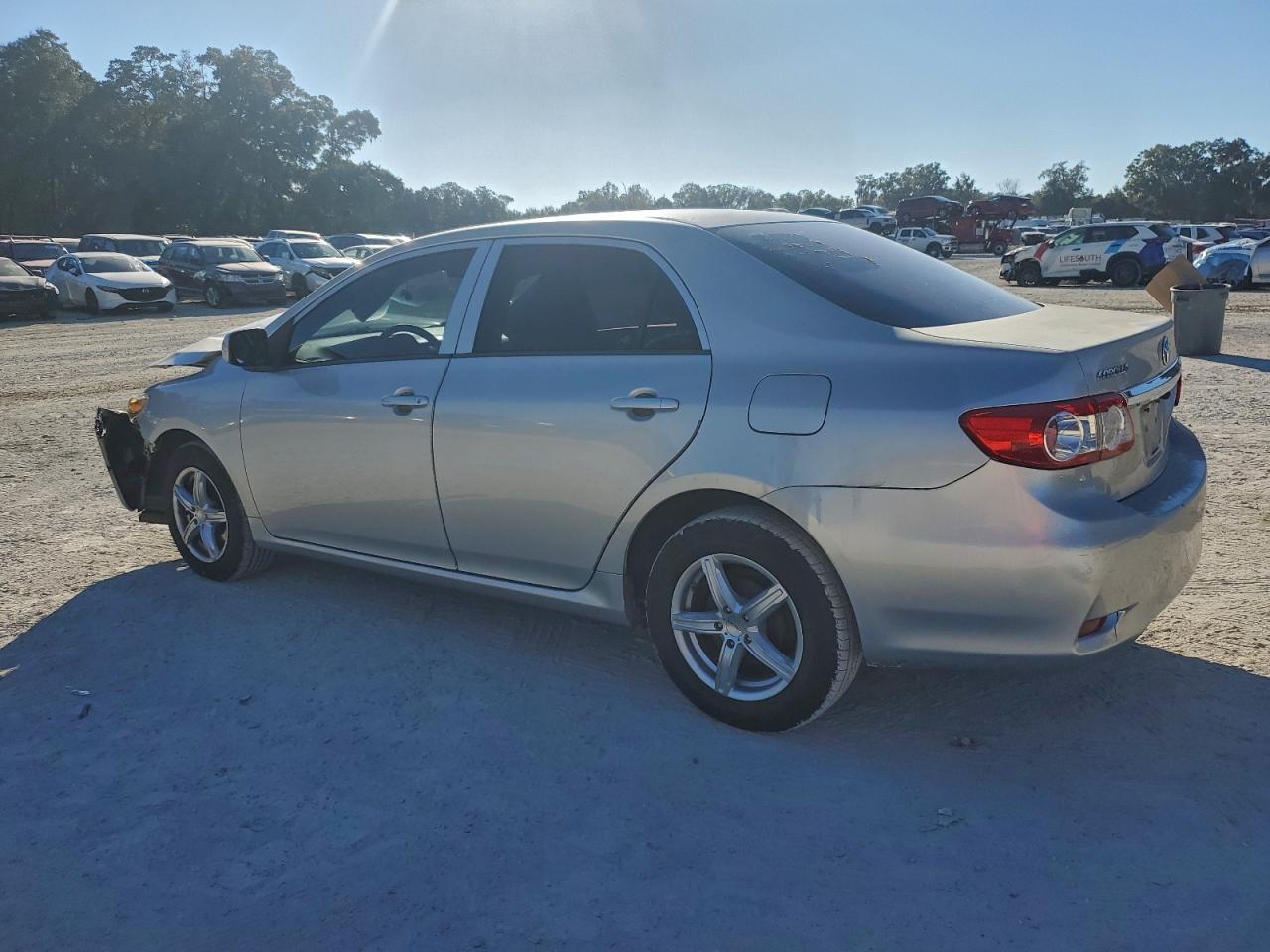 Toyota Corolla Base Image 2