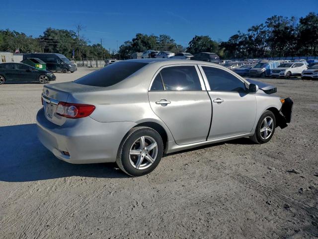Toyota Corolla Base Image 3