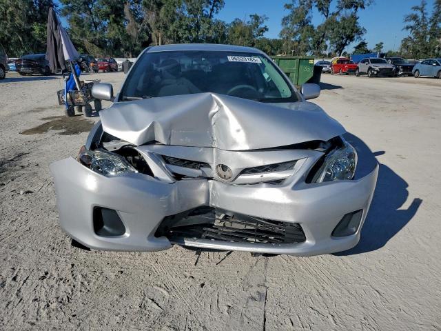 Toyota Corolla Base Image 5